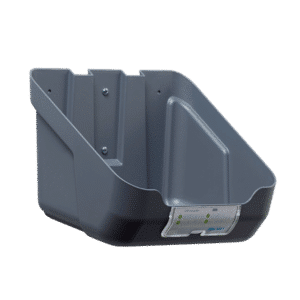 Seinäteline, jossa on paikka AED 3 -defibrillaattorille laukussa